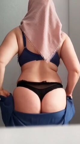 Turbanli Aysunun Ciplak Vucudu Turkish Milf Stepmom Incest Porn