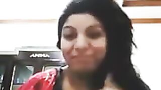 Indian Bhabhi Showing Boobs,  Indian aunty Big Boobs, nipple