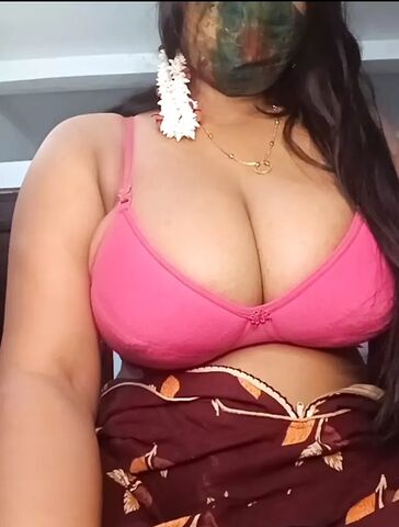 Sexy Aunty hot boobs in pink bra - Stepmom Incest Porn
