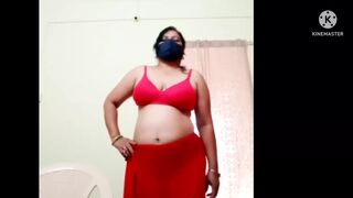 Desi Indian aunty nude video show