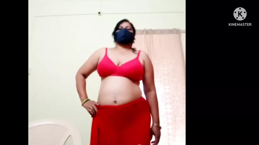 Desi Indian aunty nude video show