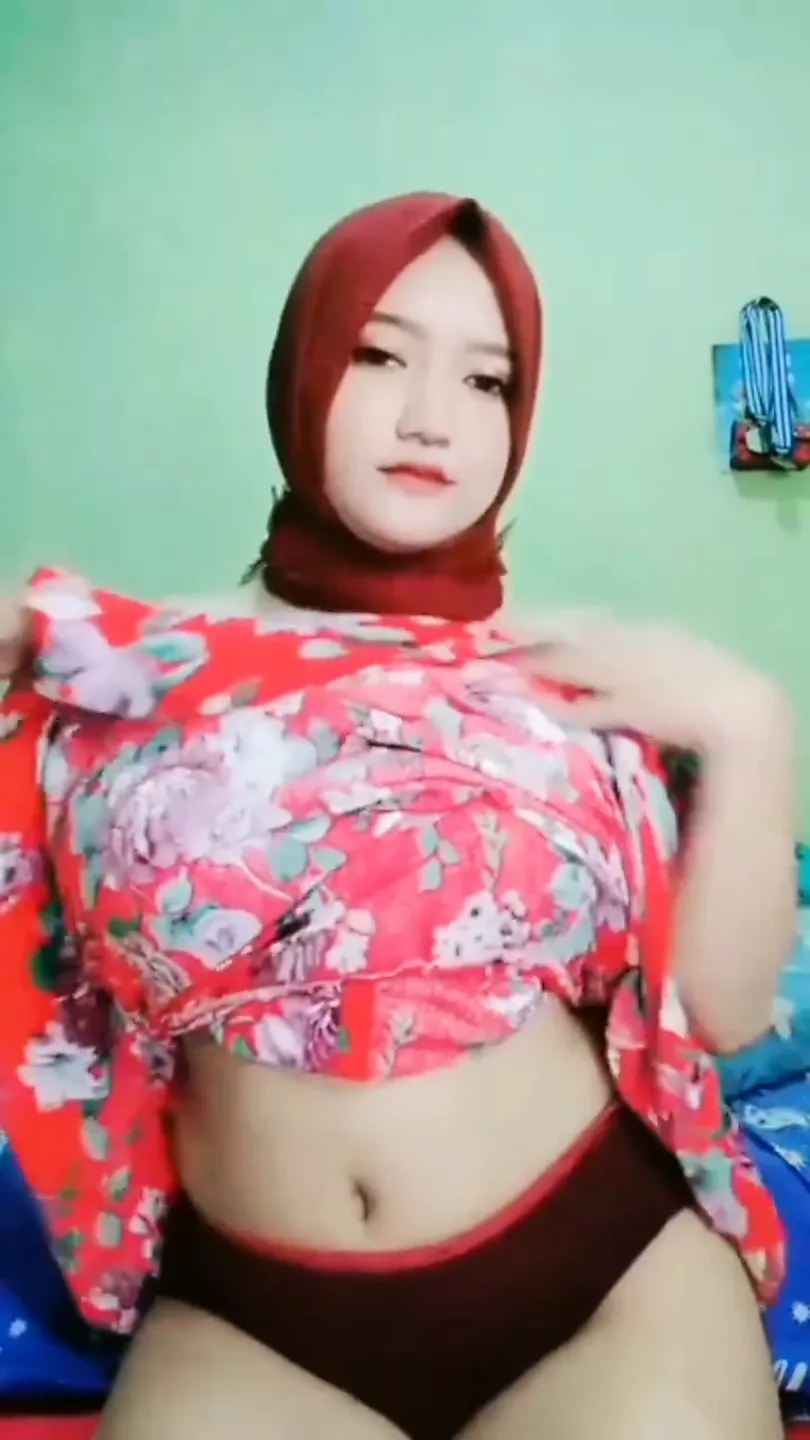 Live streaming bugil