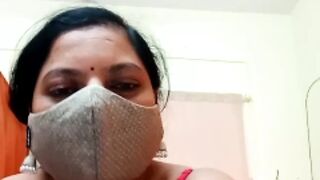 Marathi Divya aunty show his big ass and nude dance on the camera