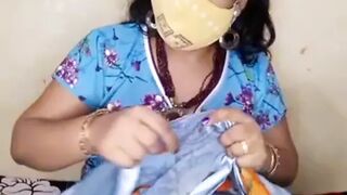 Desi Indian geetahousewife show his undergarments