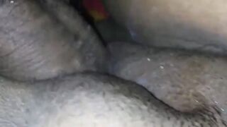 Desi Bhabi Oil lagake Chuda