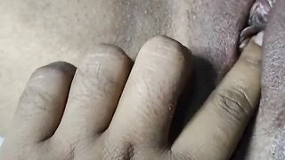 Desi juicy pussy massage