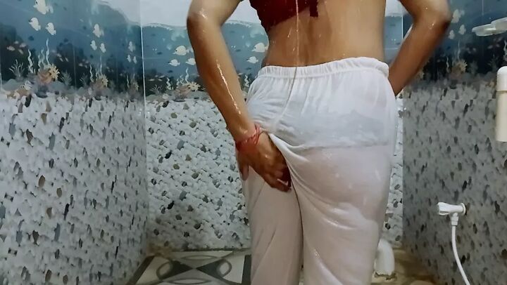 Indiansexopen - Indian mom bathing in open white legis make me feel better - Stepmom Incest  Porn