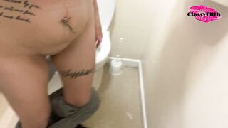 Classy's wet pussy pissing up close