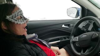 Anita Coxhard Masturbates in her car during a Blizzard