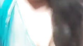 Tamil Sexy aunty tiktok showing boobs