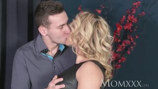 MOM Guy gives his friend’s Step Mom a good fucking before creampie
