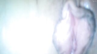 MILFs pussy lips