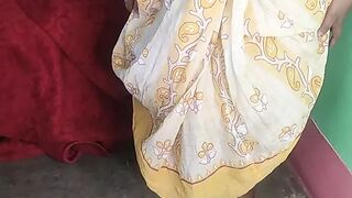 Indian horny Mommy pissing on the floor and squirting her pussy