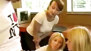 blizanke i mama
