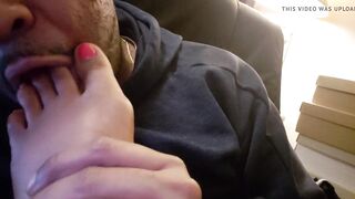 Sucking wife toes
