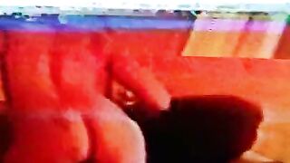 White chick shaking her ass