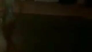 MILF Paulina Popovic pokazuje guzu na ulici