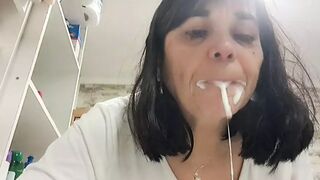 Mommy cum in mouth