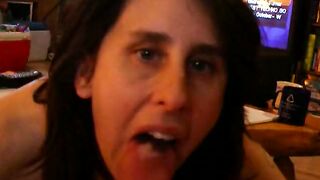 MILF gets a cumshot