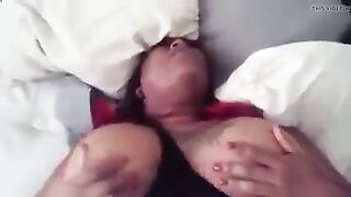 Somebody mama bussin it open