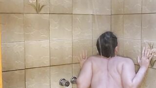 Taking a shower with Vania Milo