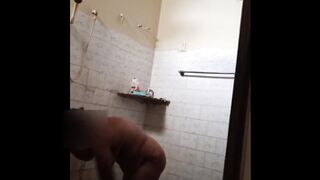 Aunty bathing in bathroom with hair pussy