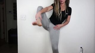 MILF Youtuber See Through Leggings Try On and Squat