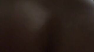 Otra cincuentona, me la cojo de a perrito en Hotel