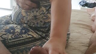 Step mom make step son cum in 10 seconds on her hand before bedtime