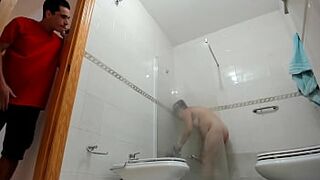 HOMEMADE SEX IN THE BATHROOM WITH MY BUSTY BBW STEPMOM